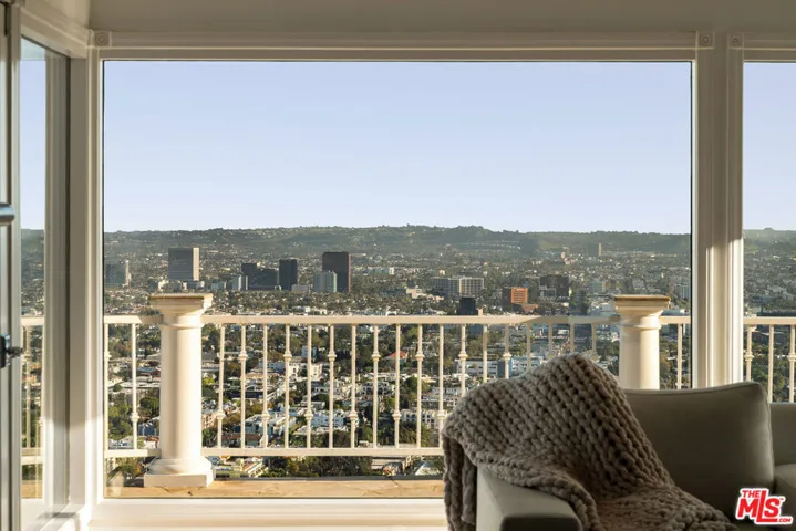 8527 Hedges Way, Los Angeles, California 90069