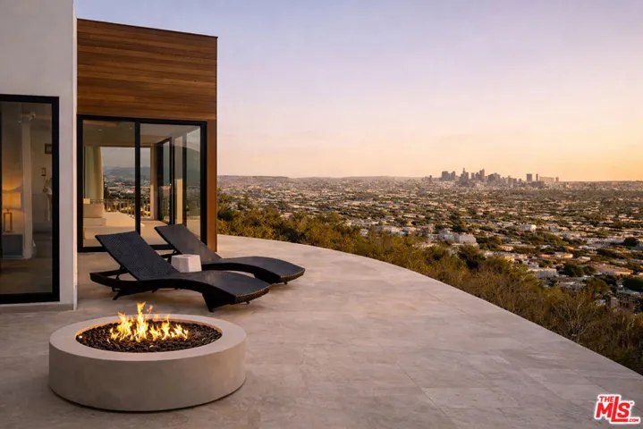 8527 Hedges Way, Los Angeles, California 90069