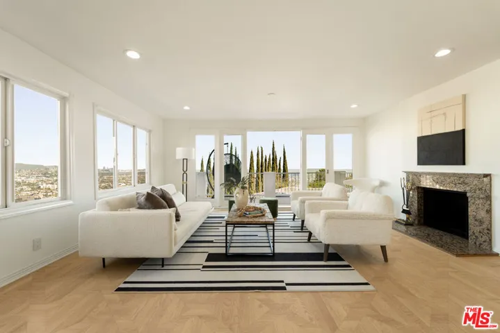 8527 Hedges Way, Los Angeles, California 90069
