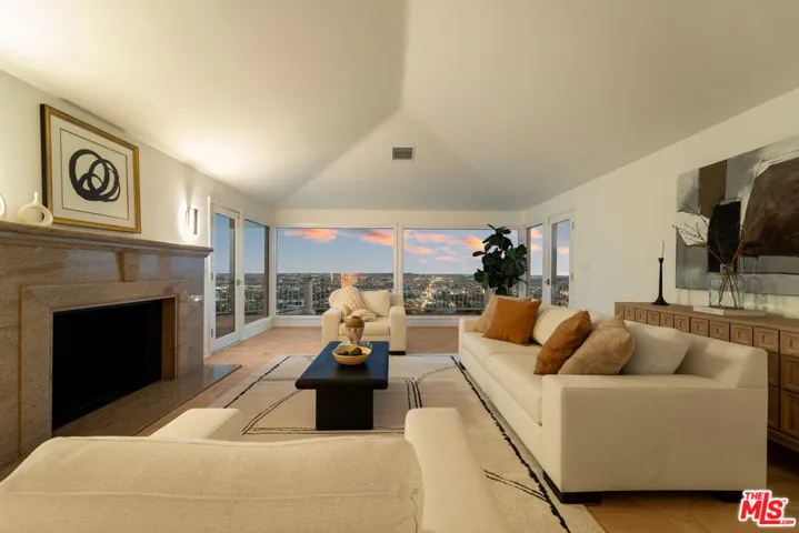 8527 Hedges Way, Los Angeles, California 90069