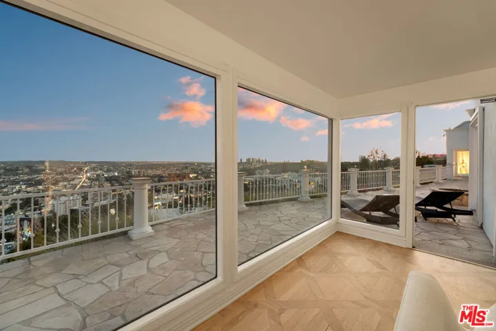 8527 Hedges Way, Los Angeles, California 90069