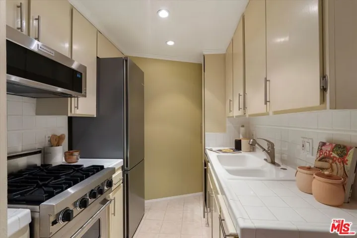 2025 4th Street 302a, Santa Monica, California 90405