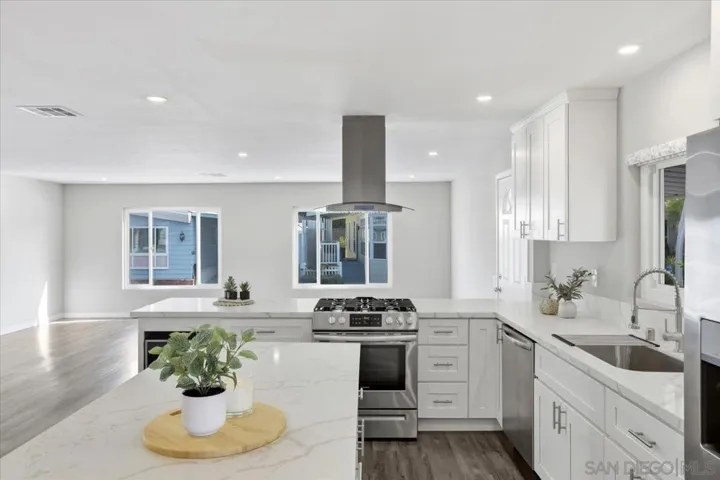 7023 San Bartolo Street, Carlsbad, California 92011