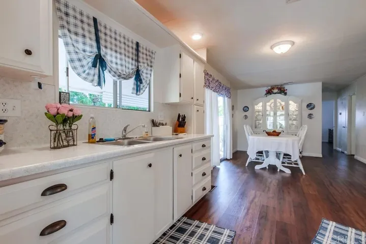 1120 E Mission Road 27, Fallbrook, California 92028