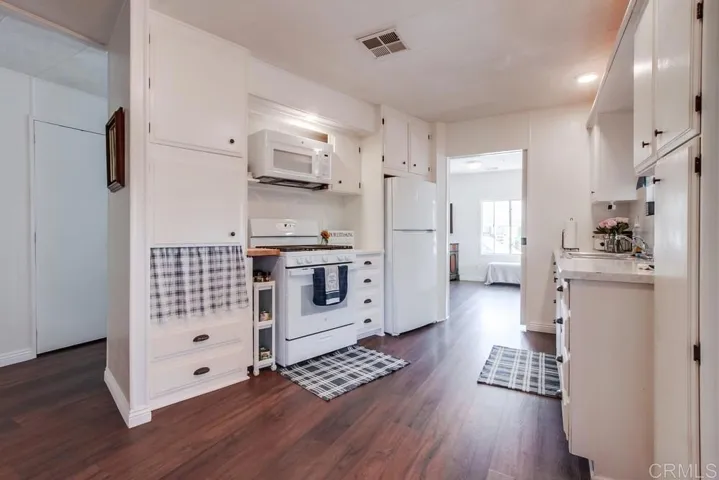 1120 E Mission Road 27, Fallbrook, California 92028