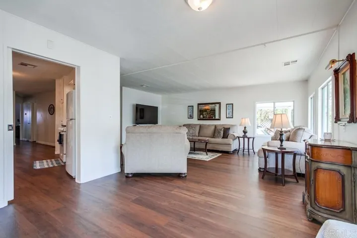 1120 E Mission Road 27, Fallbrook, California 92028