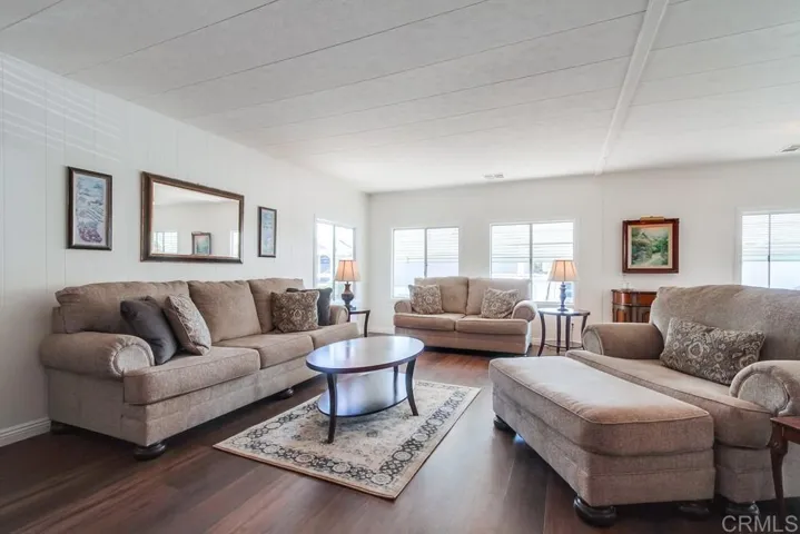 1120 E Mission Road 27, Fallbrook, California 92028