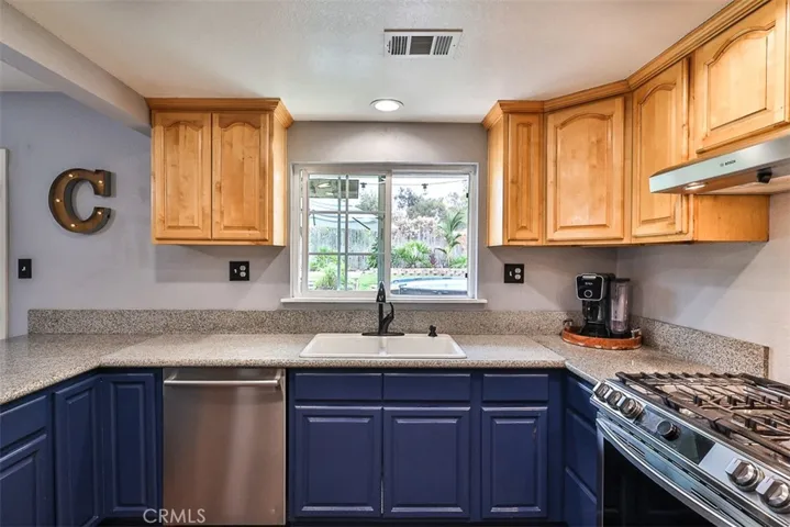 1421 E 15th, Upland, California 91786