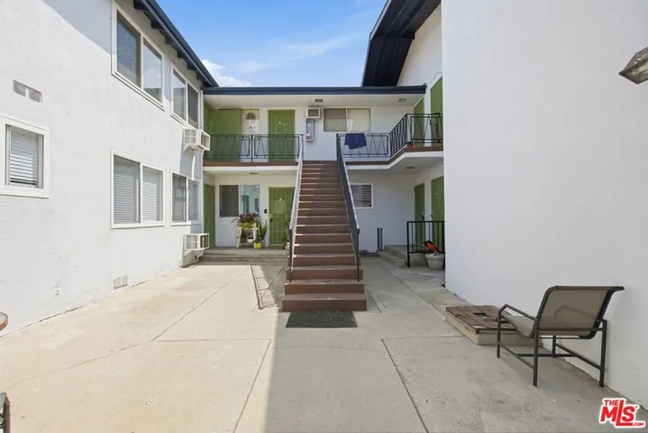 4916 Hazeltine Avenue 2, Sherman Oaks, California 91423