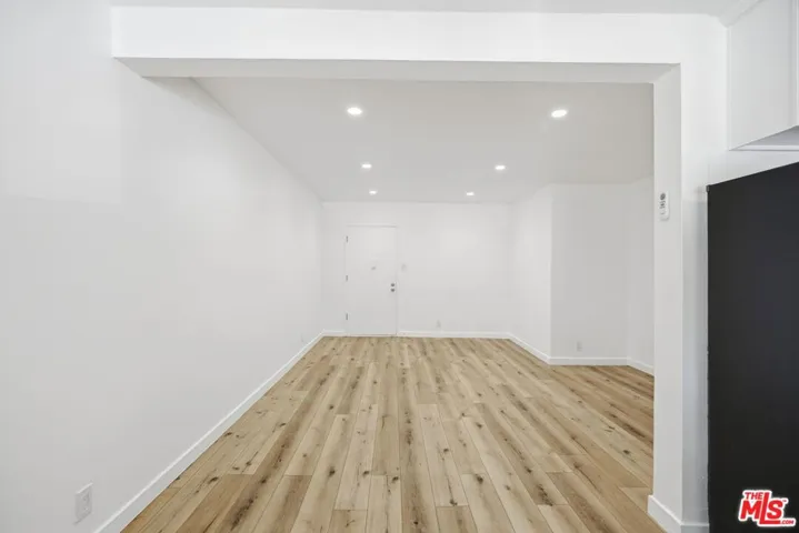 4916 Hazeltine Avenue 2, Sherman Oaks, California 91423