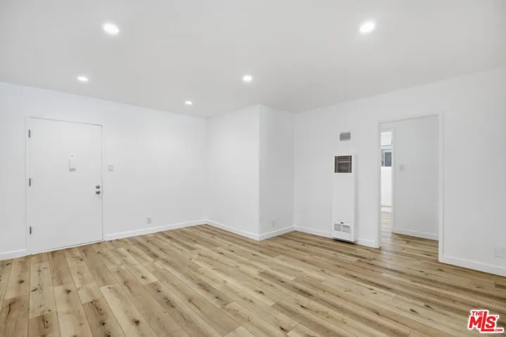 4916 Hazeltine Avenue 2, Sherman Oaks, California 91423