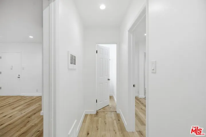 4916 Hazeltine Avenue 2, Sherman Oaks, California 91423