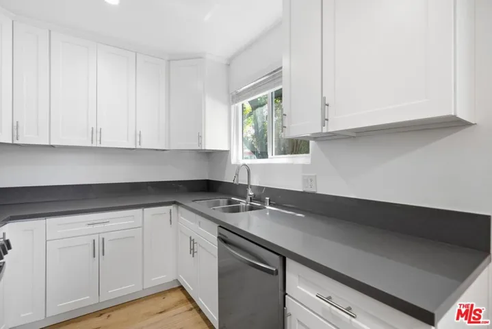 4916 Hazeltine Avenue 2, Sherman Oaks, California 91423