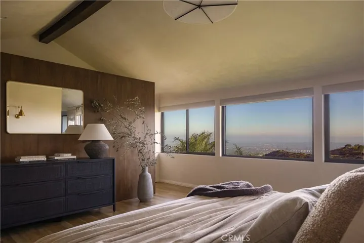 2890 Las Alturas Street, Los Angeles, California 90068