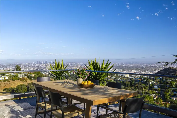 2890 Las Alturas Street, Los Angeles, California 90068