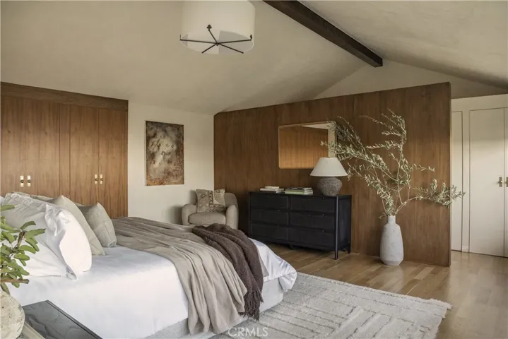 2890 Las Alturas Street, Los Angeles, California 90068