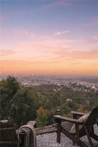 2890 Las Alturas Street, Los Angeles, California 90068