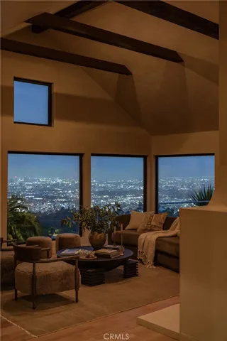 2890 Las Alturas Street, Los Angeles, California 90068
