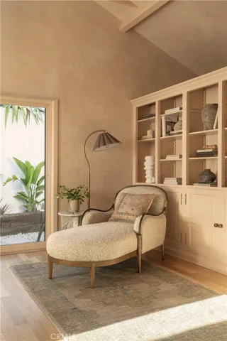 2890 Las Alturas Street, Los Angeles, California 90068