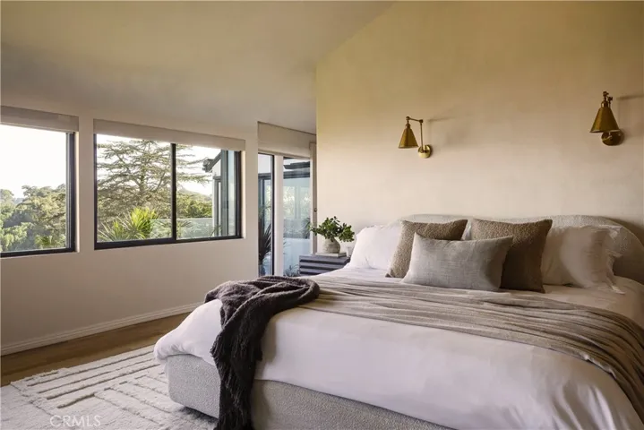 2890 Las Alturas Street, Los Angeles, California 90068