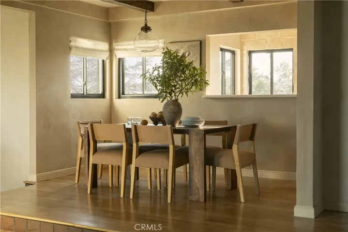 2890 Las Alturas Street, Los Angeles, California 90068
