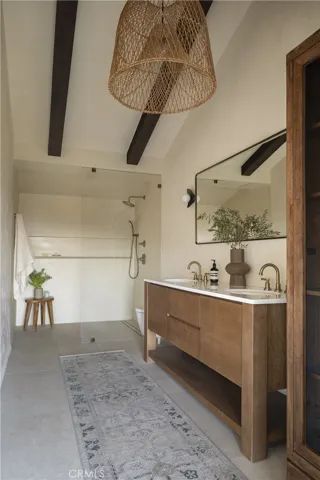 2890 Las Alturas Street, Los Angeles, California 90068