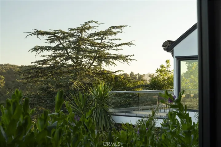 2890 Las Alturas Street, Los Angeles, California 90068