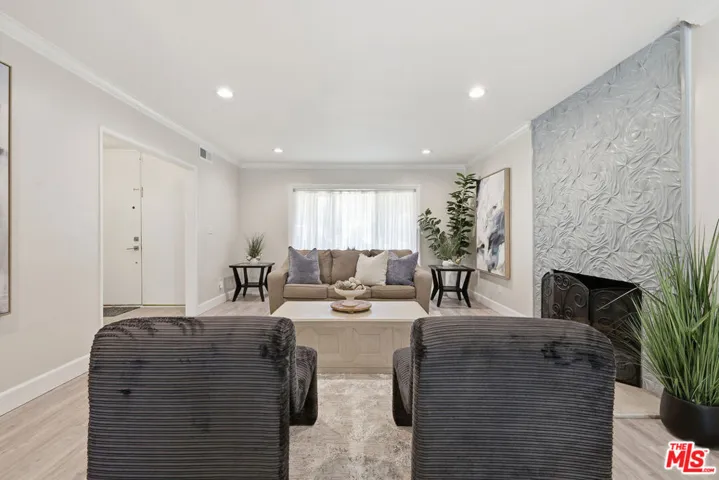 5220 Mary Ellen Avenue, Sherman Oaks, California 91401