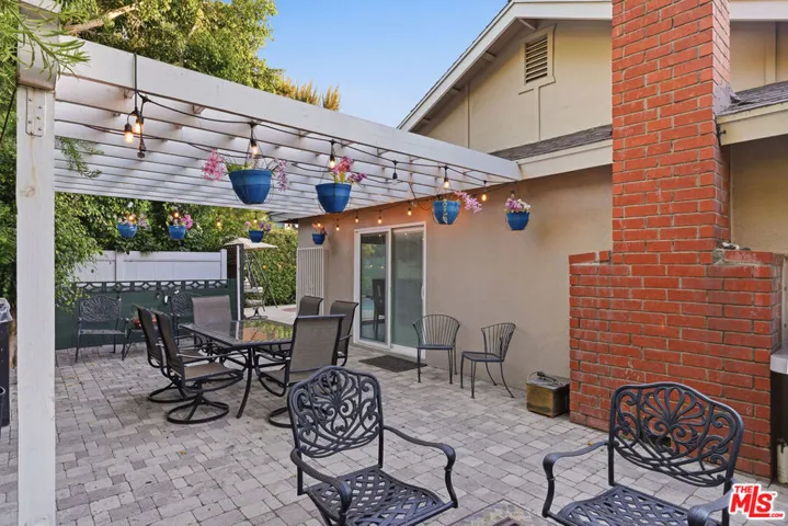 5220 Mary Ellen Avenue, Sherman Oaks, California 91401