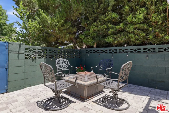 5220 Mary Ellen Avenue, Sherman Oaks, California 91401