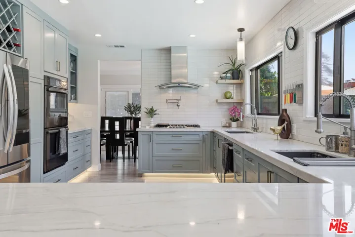 5220 Mary Ellen Avenue, Sherman Oaks, California 91401