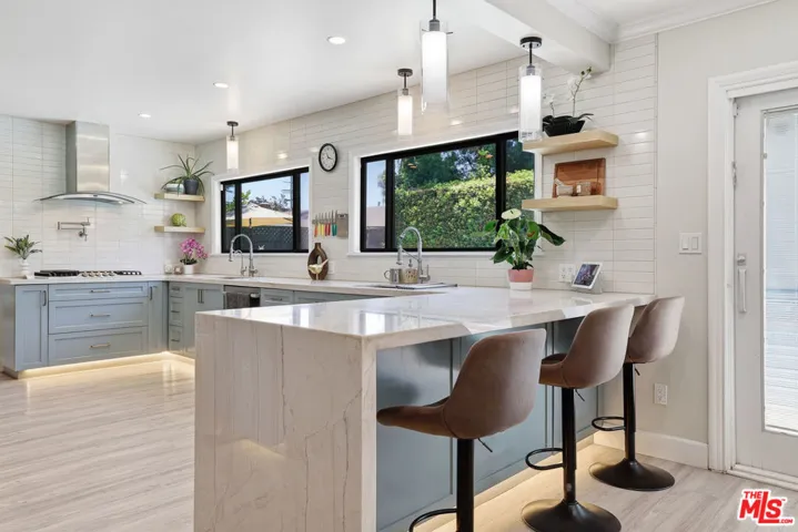 5220 Mary Ellen Avenue, Sherman Oaks, California 91401
