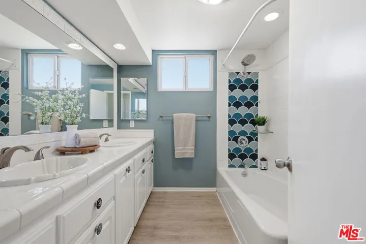 5220 Mary Ellen Avenue, Sherman Oaks, California 91401