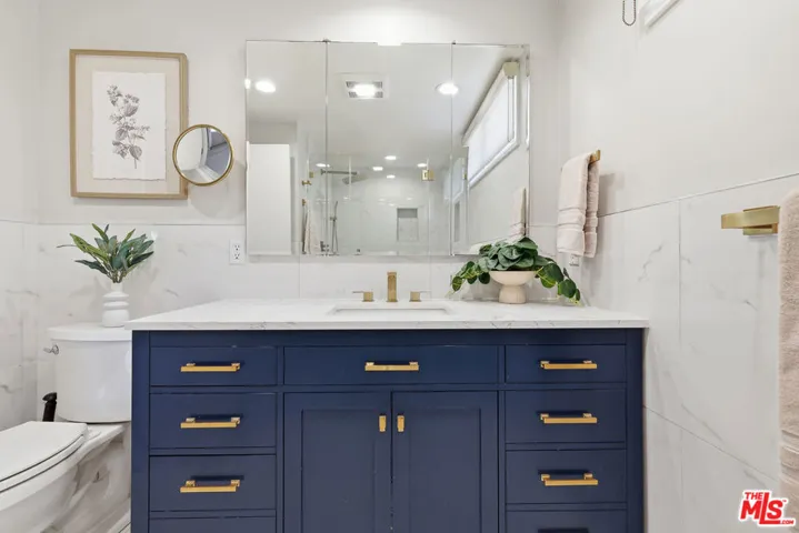 5220 Mary Ellen Avenue, Sherman Oaks, California 91401