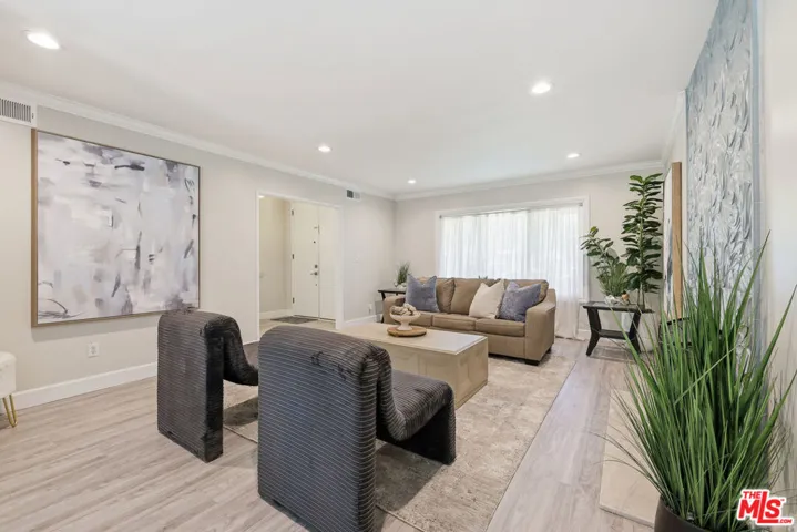 5220 Mary Ellen Avenue, Sherman Oaks, California 91401