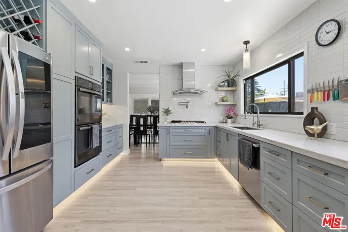 5220 Mary Ellen Avenue, Sherman Oaks, California 91401
