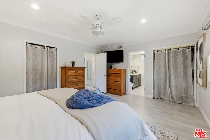 5220 Mary Ellen Avenue, Sherman Oaks, California 91401