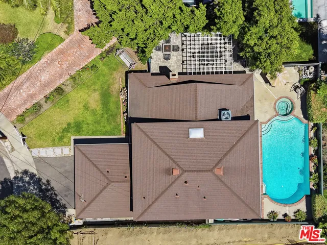 5220 Mary Ellen Avenue, Sherman Oaks, California 91401