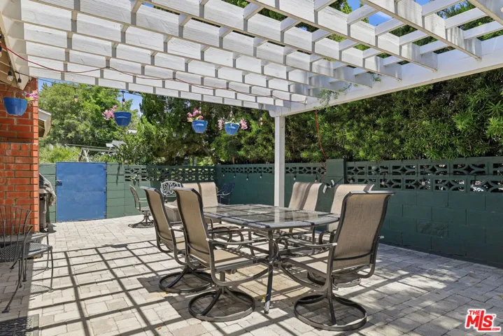 5220 Mary Ellen Avenue, Sherman Oaks, California 91401