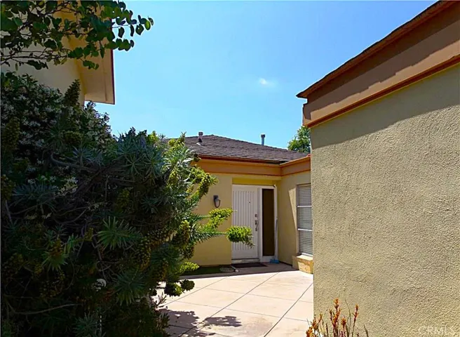 Secluded front patio