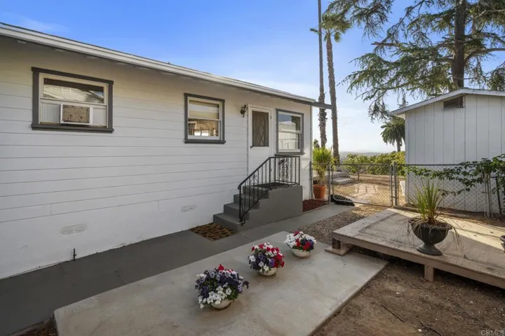 1330 Tower Drive, Vista, California 92083
