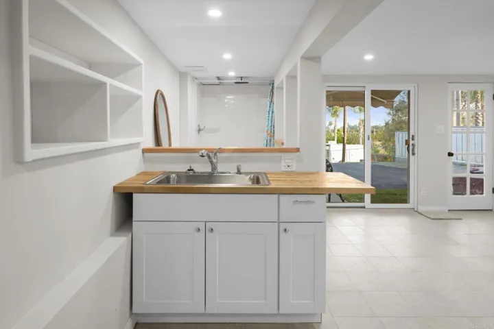 1330 Tower Drive, Vista, California 92083