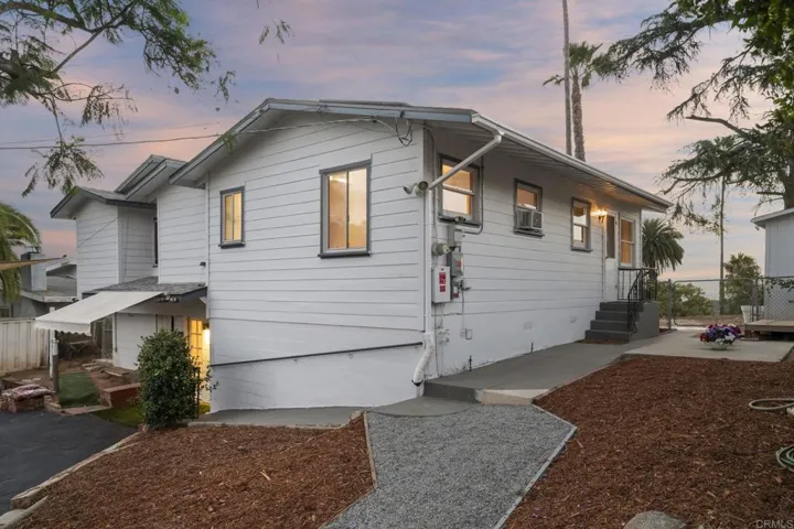 1330 Tower Drive, Vista, California 92083