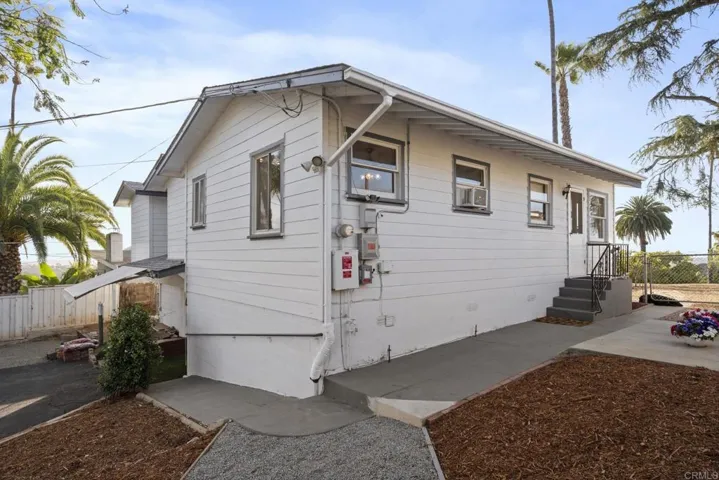 1330 Tower Drive, Vista, California 92083