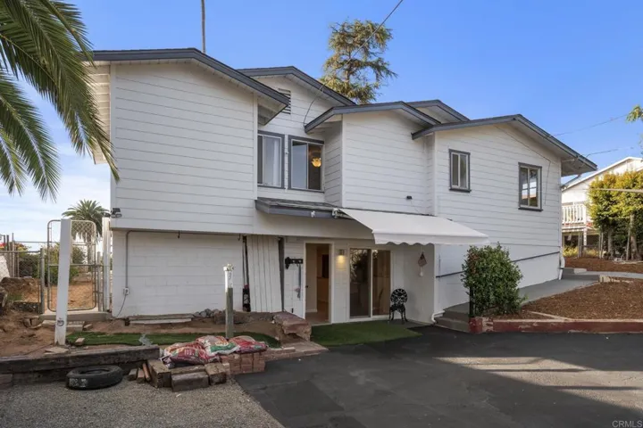 1330 Tower Drive, Vista, California 92083