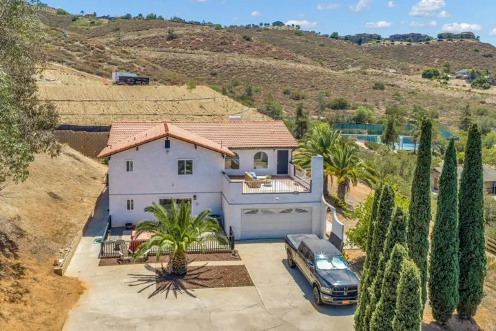 9130 Shadow Hill Road, Santee, California 92071