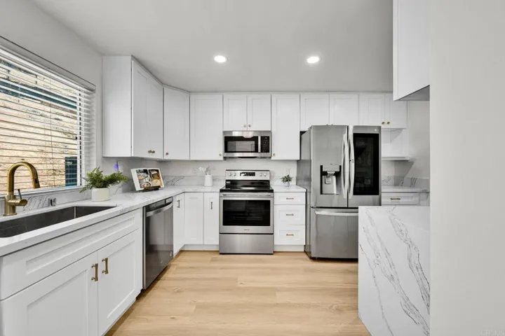 9130 Shadow Hill Road, Santee, California 92071