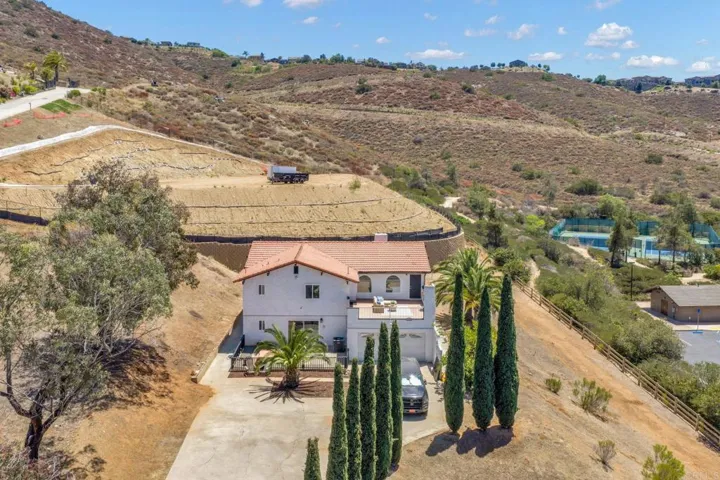 9130 Shadow Hill Road, Santee, California 92071