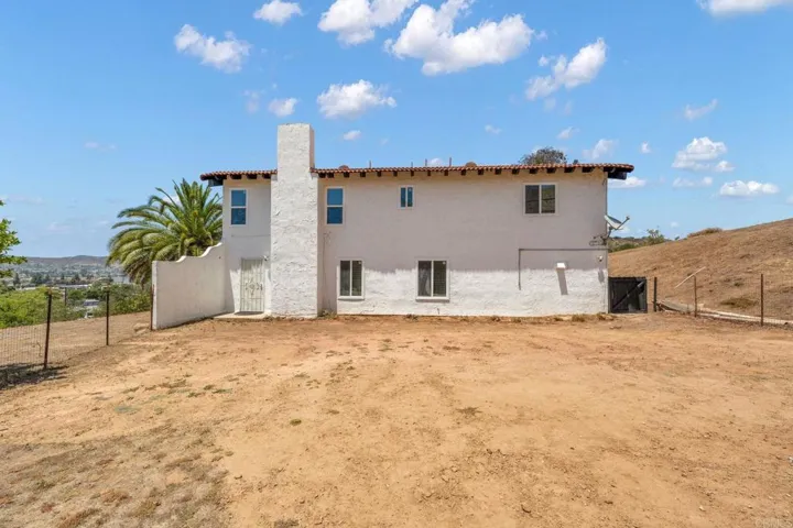 9130 Shadow Hill Road, Santee, California 92071