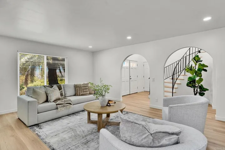 9130 Shadow Hill Road, Santee, California 92071
